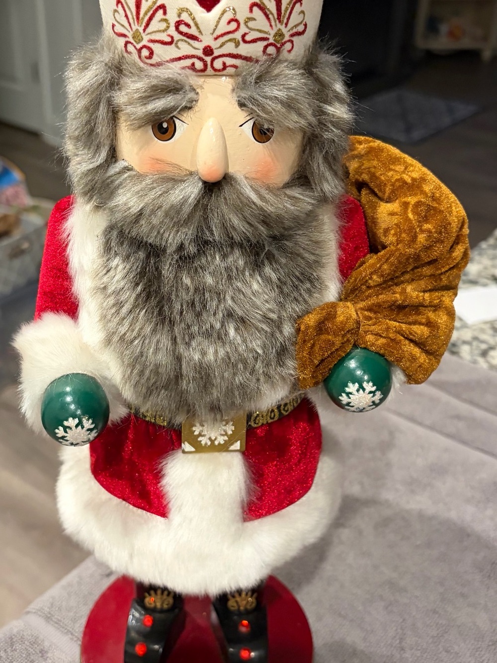 2003 Nutcracker Village European Santa  EPC  CHTM-1456